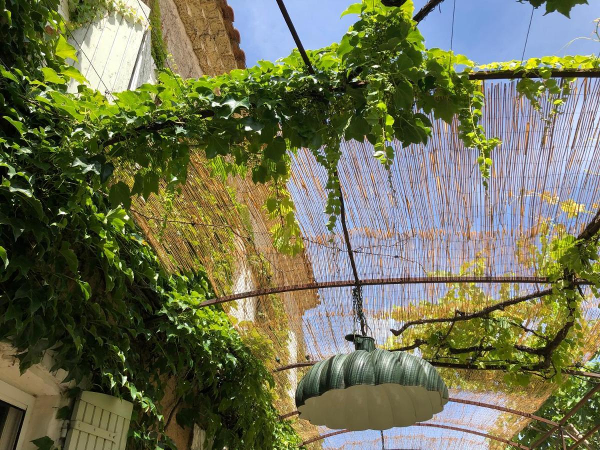 La Belle Etoile Chambres Roaix エクステリア 写真